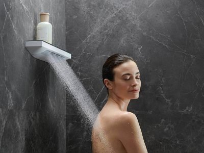 rainfinity_shoulder-shower_powderrain_woman_ambience_4x3